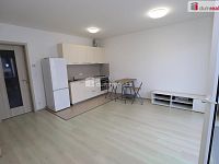 Slunná bytová jednotka 1+kk ve třetím patře novostavby z roku 2019 ve Stodůlkách