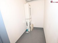 Slunná bytová jednotka 1+kk ve třetím patře novostavby z roku 2019 ve Stodůlkách - 14