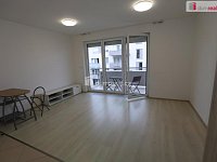 Slunná bytová jednotka 1+kk ve třetím patře novostavby z roku 2019 ve Stodůlkách - 5