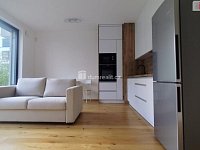 Moderní novostavba 2+kk se zahradou a terasou v rezidenci Nuselský Pivovar - 3