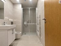 Moderní novostavba 2+kk se zahradou a terasou v rezidenci Nuselský Pivovar - 4