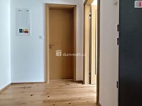 Moderní novostavba 2+kk se zahradou a terasou v rezidenci Nuselský Pivovar - 8