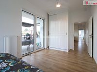 Pronájem nadstandardního bytu 3+kk s terasou, parkovacím stáním a sklepem - VaryLife, Karlovy Vary - 10
