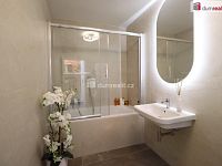 Pronájem nadstandardního bytu 3+kk s terasou, parkovacím stáním a sklepem - VaryLife, Karlovy Vary - 14