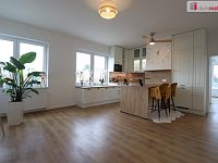Pronájem nadstandardního bytu 3+kk s terasou, parkovacím stáním a sklepem - VaryLife, Karlovy Vary - 2