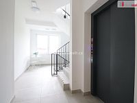 Pronájem nadstandardního bytu 3+kk s terasou, parkovacím stáním a sklepem - VaryLife, Karlovy Vary - 20