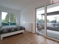 Pronájem nadstandardního bytu 3+kk s terasou, parkovacím stáním a sklepem - VaryLife, Karlovy Vary - 9