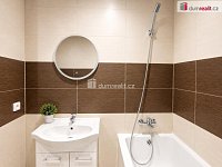 Moderní byt 2+1 po kompletní rekonstrukci ve vyhledávaných Všebořicích – stačí se nastěhovat! - 7
