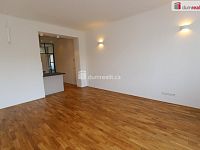 Krásný byt 2+kk po kompletní rekonstrukci v cihlovém domě v Podolí - 5