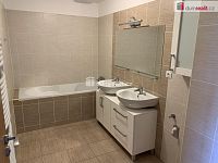 Pronájem prostorného, světlého bytu 3+KK 81 m2 ul. Kestřanská, Cholupice. - 7
