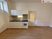 Pronájem bytu 2+kk 46 m2 P5 Smíchov Drtinova nezařízený po rekonstrukci