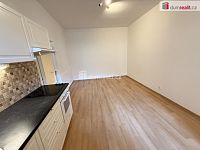 Pronájem bytu 2+kk 46 m2 P5 Smíchov Drtinova nezařízený po rekonstrukci - 3