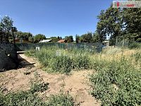 Nabízíme k prodeji zahradu o výměře 184 m² v obci Veltrusy, situovanou v klidné zahrádkářské kolonii v ulici V Cihelnách - 4