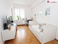 Světlý byt 1+1 po kompletní rekonstrukci, 29 m2, 5.p (6NP), Praha 6 - Bubeneč