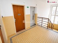 Světlý byt 1+1 po kompletní rekonstrukci, 29 m2, 5.p (6NP), Praha 6 - Bubeneč - 12