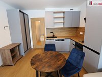 Moderní a designová bytová jednotka 1+kk v prvním patře novostavby ve Vysočanech - 2