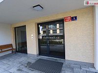 Moderní a designová bytová jednotka 1+kk v prvním patře novostavby ve Vysočanech - 24