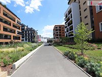 Moderní a designová bytová jednotka 1+kk v prvním patře novostavby ve Vysočanech - 28