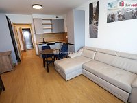 Moderní a designová bytová jednotka 1+kk v prvním patře novostavby ve Vysočanech - 5