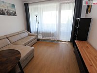 Moderní a designová bytová jednotka 1+kk v prvním patře novostavby ve Vysočanech - 8