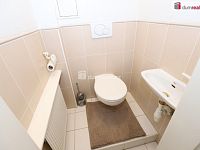 Prostorný slunný byt 4+kk v pátém patře cihlového domu s výtahem na Vinohradech - 18