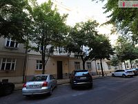 Prostorný slunný byt 4+kk v pátém patře cihlového domu s výtahem na Vinohradech - 27