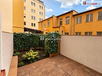 Prostorný byt 1+kk s patrem na spaní, 43 m2, 1NP, Praha 5 - Smíchov - 11
