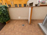 Prostorný byt 1+kk s patrem na spaní, 43 m2, 1NP, Praha 5 - Smíchov - 12