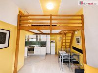 Prostorný byt 1+kk s patrem na spaní, 43 m2, 1NP, Praha 5 - Smíchov - 2