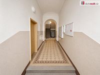 Prostorný byt 1+kk s patrem na spaní, 43 m2, 1NP, Praha 5 - Smíchov - 20