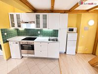 Prostorný byt 1+kk s patrem na spaní, 43 m2, 1NP, Praha 5 - Smíchov - 9