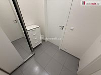 Pronájem ubytovací jednotky 1+kk 25 m2 + předzahrádka 17 m2 P4 Krč parkovací stání sklep - 5