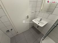 Pronájem ubytovací jednotky 1+kk 25 m2 + předzahrádka 17 m2 P4 Krč parkovací stání sklep - 8