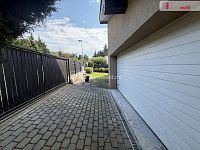 Prodej domu 120 m2 P5 Slatinová Řeporyje garáž 38 m2 zahradní domek bazén  - 13