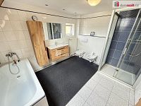 Prodej domu 120 m2 P5 Slatinová Řeporyje garáž 38 m2 zahradní domek bazén  - 6