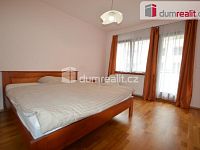 Pronájem 2kk 64m2  + terasa 8m2 P5 Jinonice Hlubocká sklep garáž zařízeno - 4