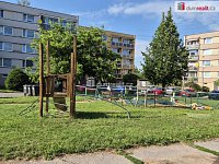 Prodej kompletně zrekonstruovaného bytu 3+1+L v Příšovicích - před domem