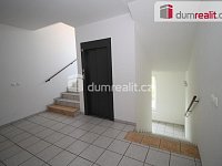 Krásný slunný byt 2+kk/B/S se sklepem a balkonem v prvním patře novostavby v Doubí, Karlovy Vary - 11