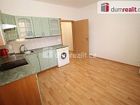 Krásný slunný byt 2+kk/B/S se sklepem a balkonem v prvním patře novostavby v Doubí, Karlovy Vary - 5