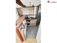 Světlý byt 2+kk s terasou, 31 m2 + terasa 11 m2, 3. patro / 4 NP, cihla, Praha 10 - Vinohrady - 11