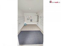 Světlý byt 1+kk, 32 m2 + 5 m2 balkon, parkkovací stání, 3.patro / výtah, Hostivice - 17