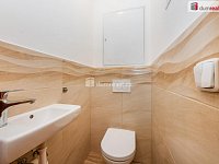 Krásný slunný byt 2+1 po rekonstrukci v prvním patře cihlového domu na Jarově - 13