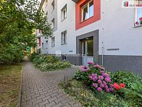 Krásný slunný byt 2+1 po rekonstrukci v prvním patře cihlového domu na Jarově - 17
