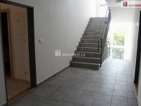 Pronájem moderního bytu 2+kk s lodžií v Mělníku - 11