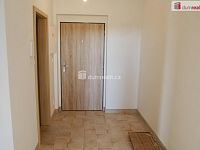 Pronájem moderního bytu 2+kk s lodžií v Mělníku - 7
