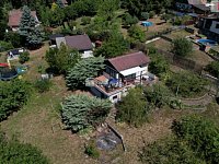 Jedinečná nabídka v Brné nad Labem – chata s velkým pozemkem a výhledem na řeku Labe - 10