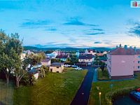 Krásný slunný mezonetový byt 5+kk ve třetím patře cihlového domu Karlovy Vary - Dvory - 16