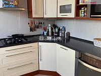 Krásný slunný mezonetový byt 5+kk ve třetím patře cihlového domu Karlovy Vary - Dvory - 3