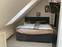 Krásný slunný mezonetový byt 5+kk ve třetím patře cihlového domu Karlovy Vary - Dvory - 8