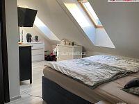 Krásný slunný mezonetový byt 5+kk ve třetím patře cihlového domu Karlovy Vary - Dvory - 9